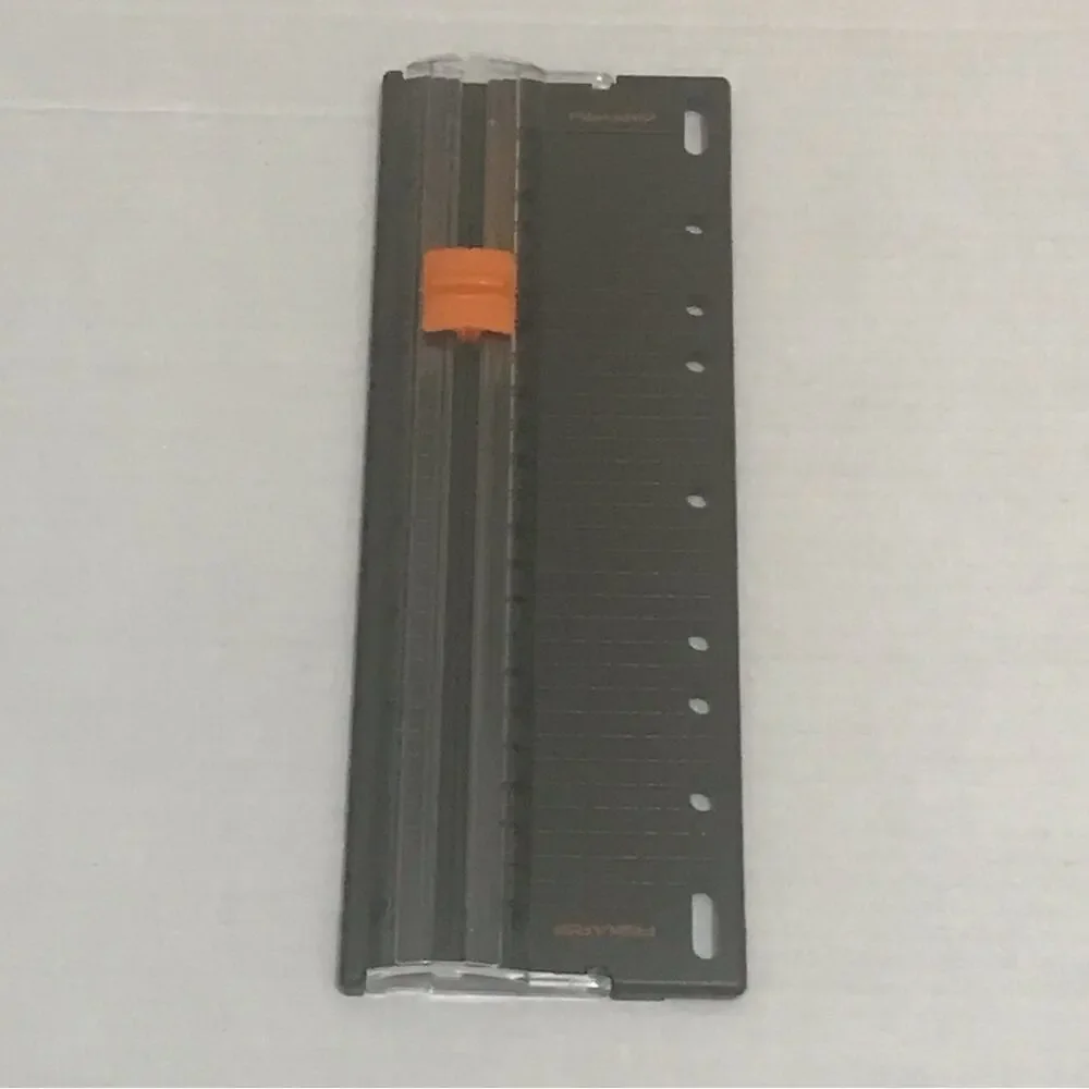 Portable Scrapbook Paper Cutter - Picture 3 of 5